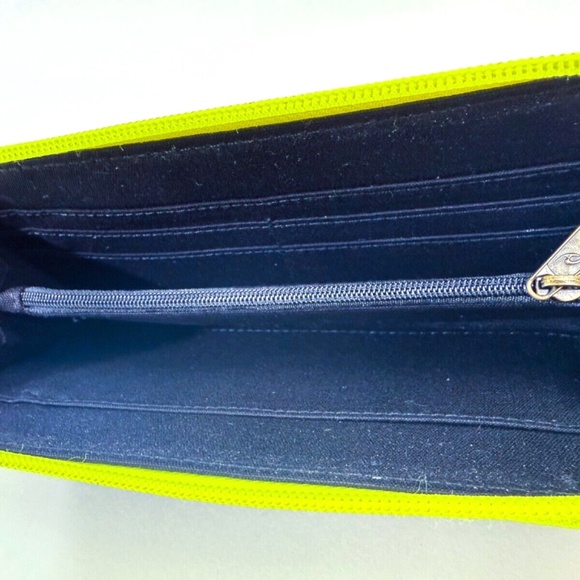 EUC Rip Curl Bonita Tribal Print Wallet Full Size Zip Closure Tassel Pull 🌿✨ - Picture 5 of 9